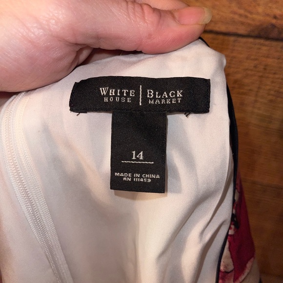 White House Black Market floral skirt - Picture 4 of 7